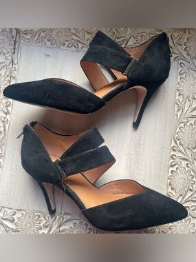 Corso Como black suede back zipper heels size 7